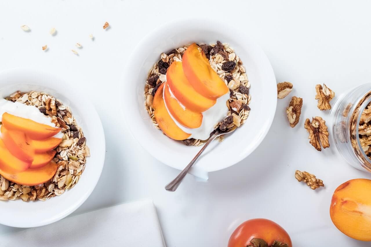 Tigela com alimentos ricos em fibras