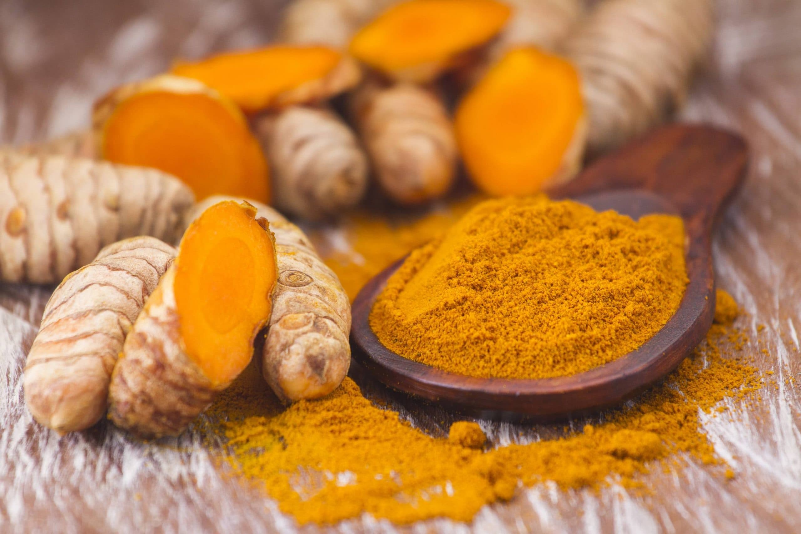 benefícios da curcuma