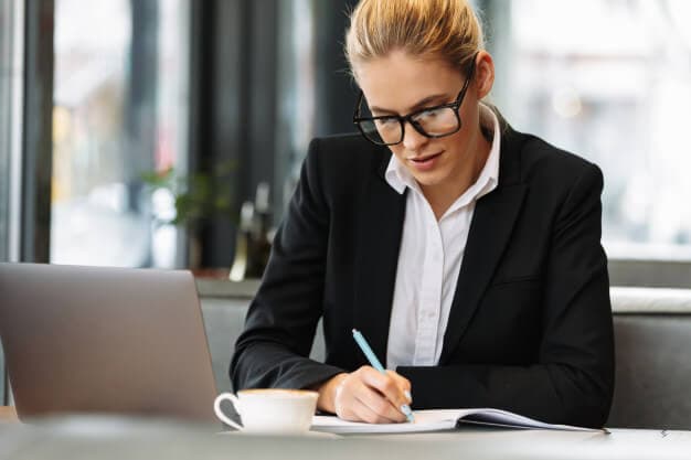 O que pode ser exigido de aparência no trabalho