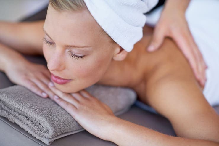 massagem modeladora diminui cintura