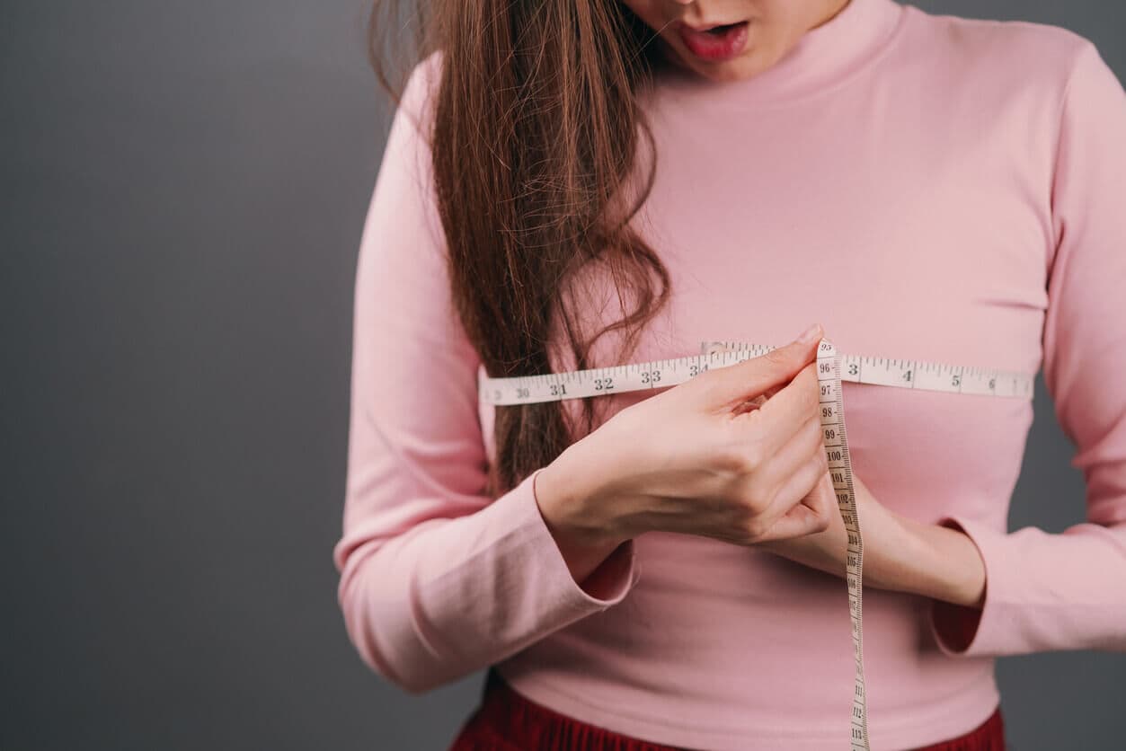 Você sabe o que é mamoplastia híbrida?