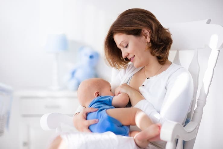 prótese de mama prejudica a amamentação?