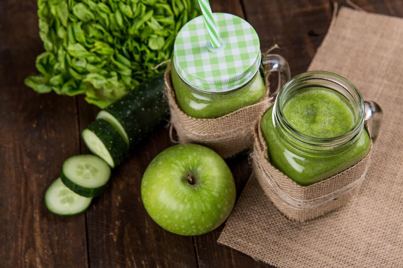 Diferentes receitas de sucos detox