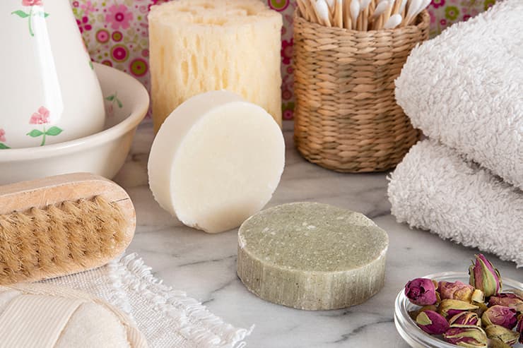 descubra os benefícios do shampoo sólido e quais suas vantagens